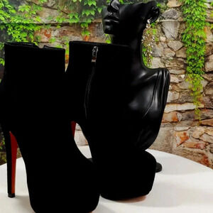 Stilettos ankle booties by Petit Cadeau genuine suede